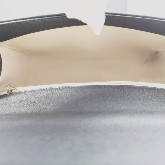 Chanel Caviar Label Click Flap Bag - Picture 6 of 10